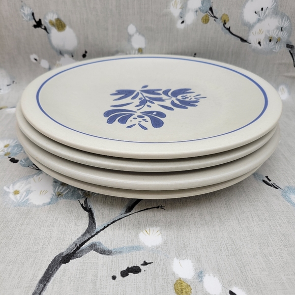 Vintage Pfaltzgraff Stoneware Yorktowne Dinner Plates - Picture 3 of 7